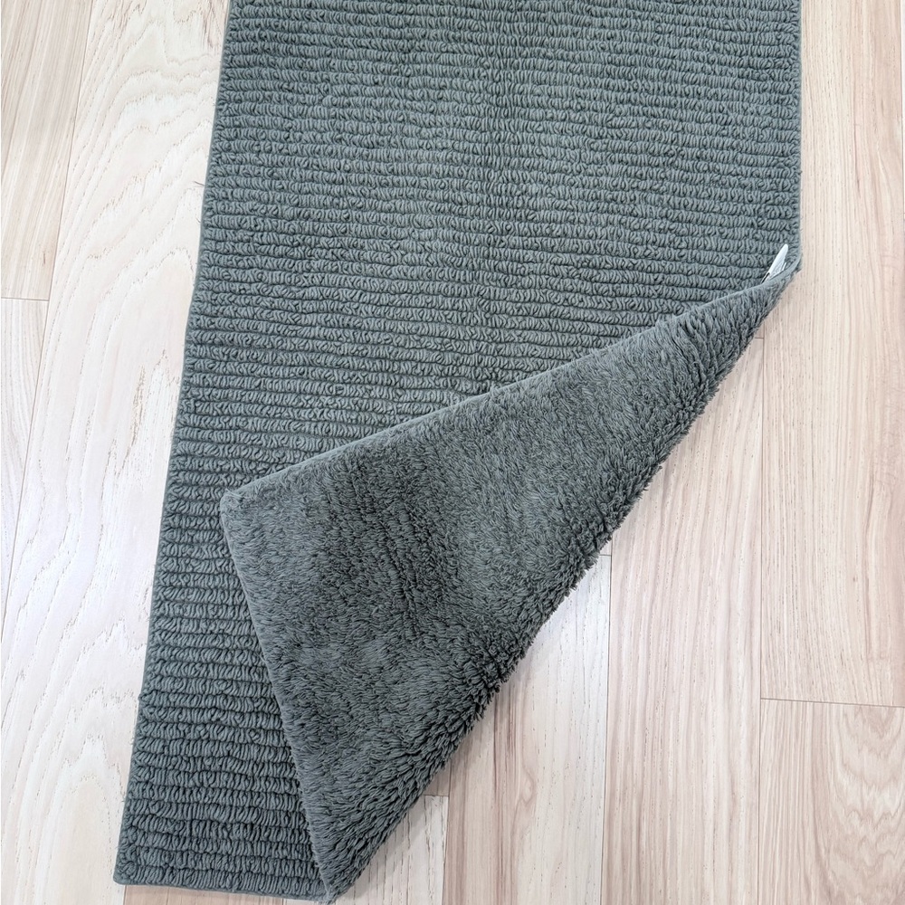 Casaluna Green Textured Bath Mat